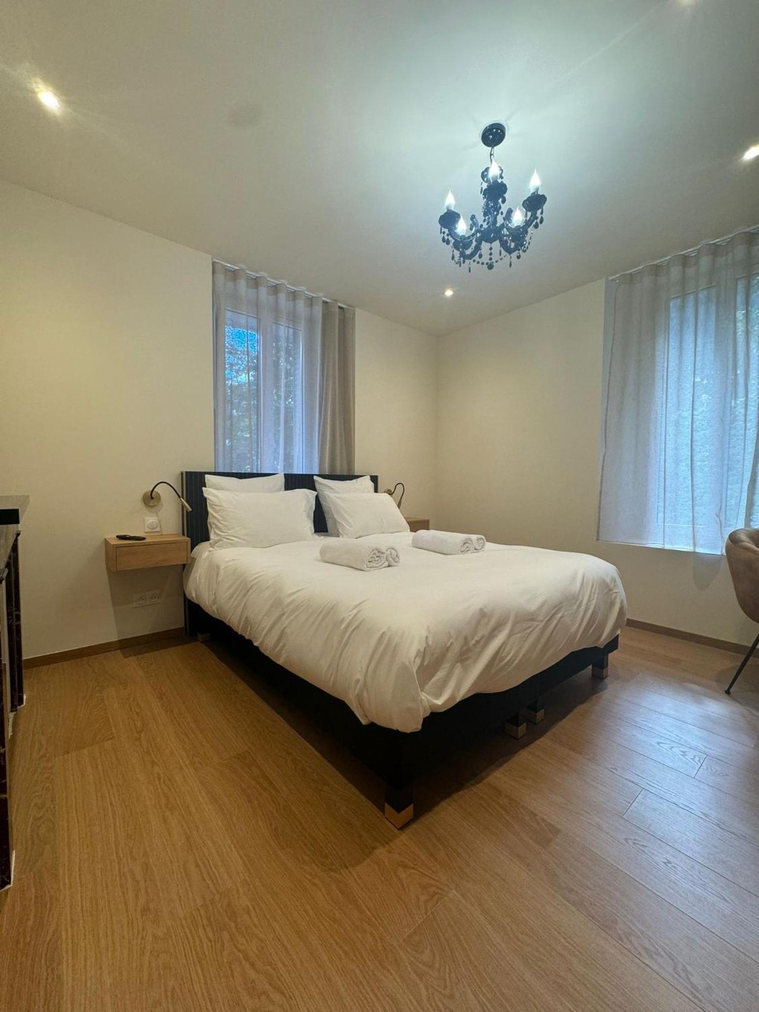 Château-Ville-Vieille Appartements Confortables Avec Vue Montagne - Residence Villa Belle Fleur מראה חיצוני תמונה