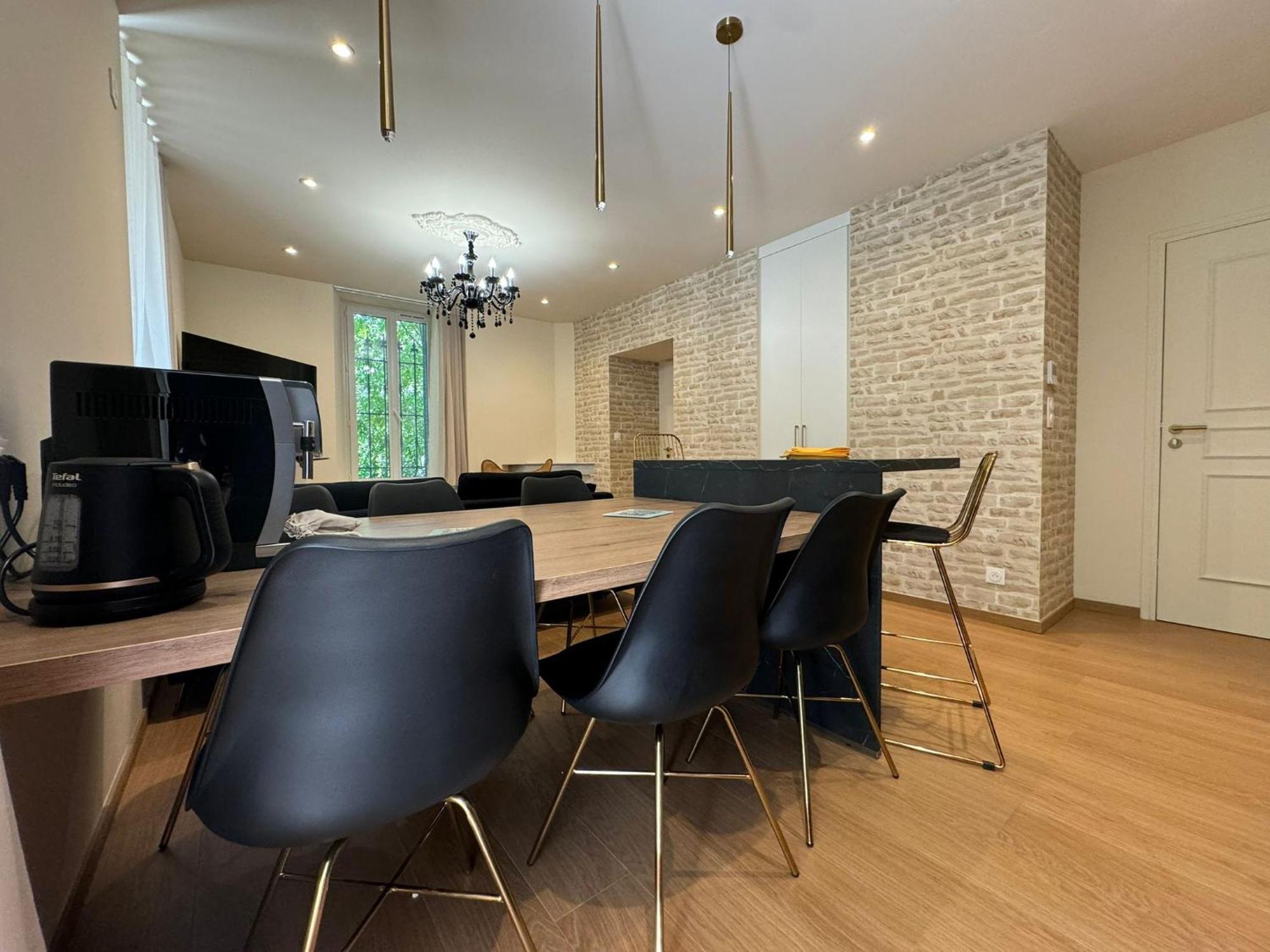Château-Ville-Vieille Appartements Confortables Avec Vue Montagne - Residence Villa Belle Fleur מראה חיצוני תמונה