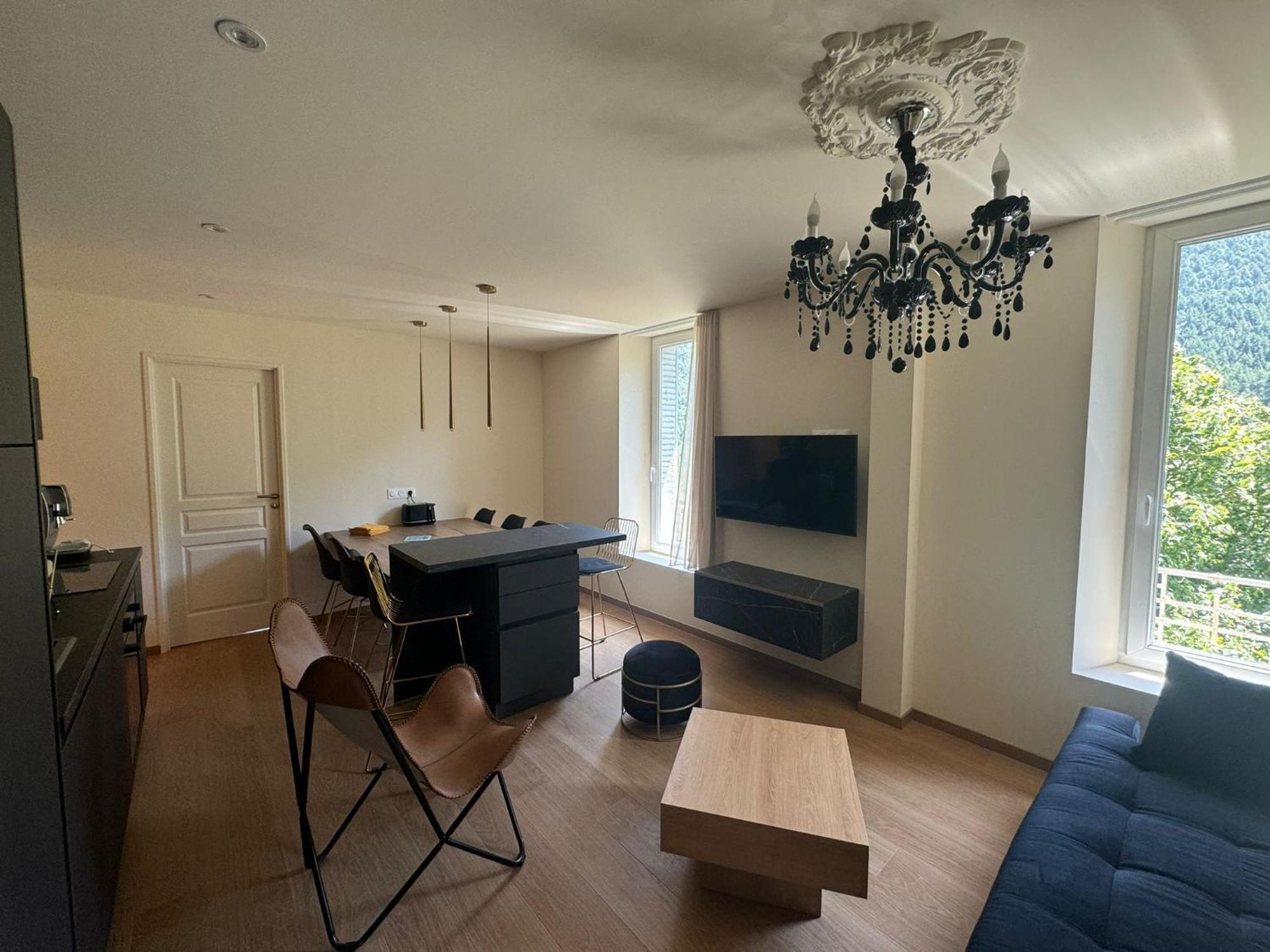 Château-Ville-Vieille Appartements Confortables Avec Vue Montagne - Residence Villa Belle Fleur מראה חיצוני תמונה