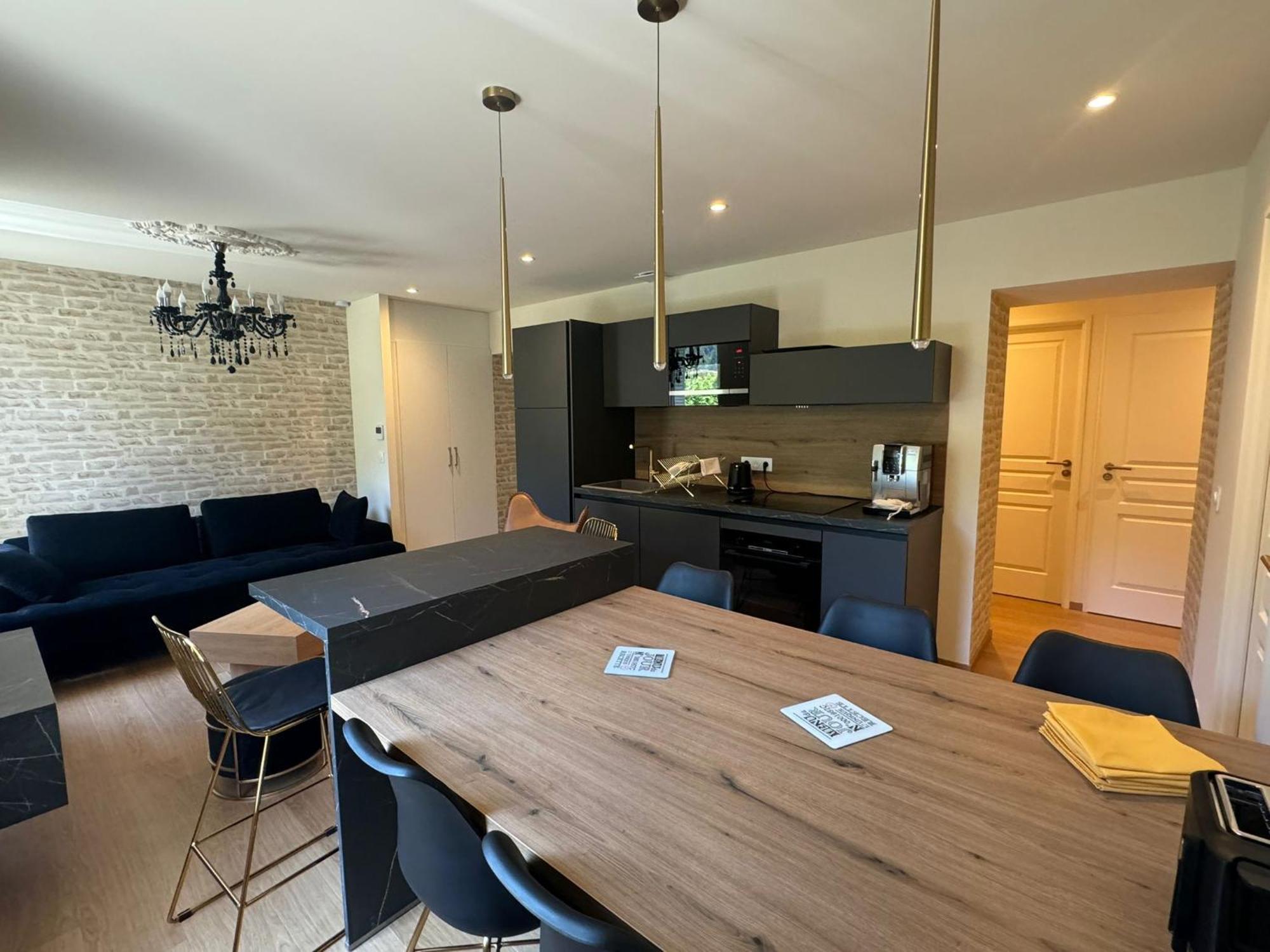 Château-Ville-Vieille Appartements Confortables Avec Vue Montagne - Residence Villa Belle Fleur מראה חיצוני תמונה