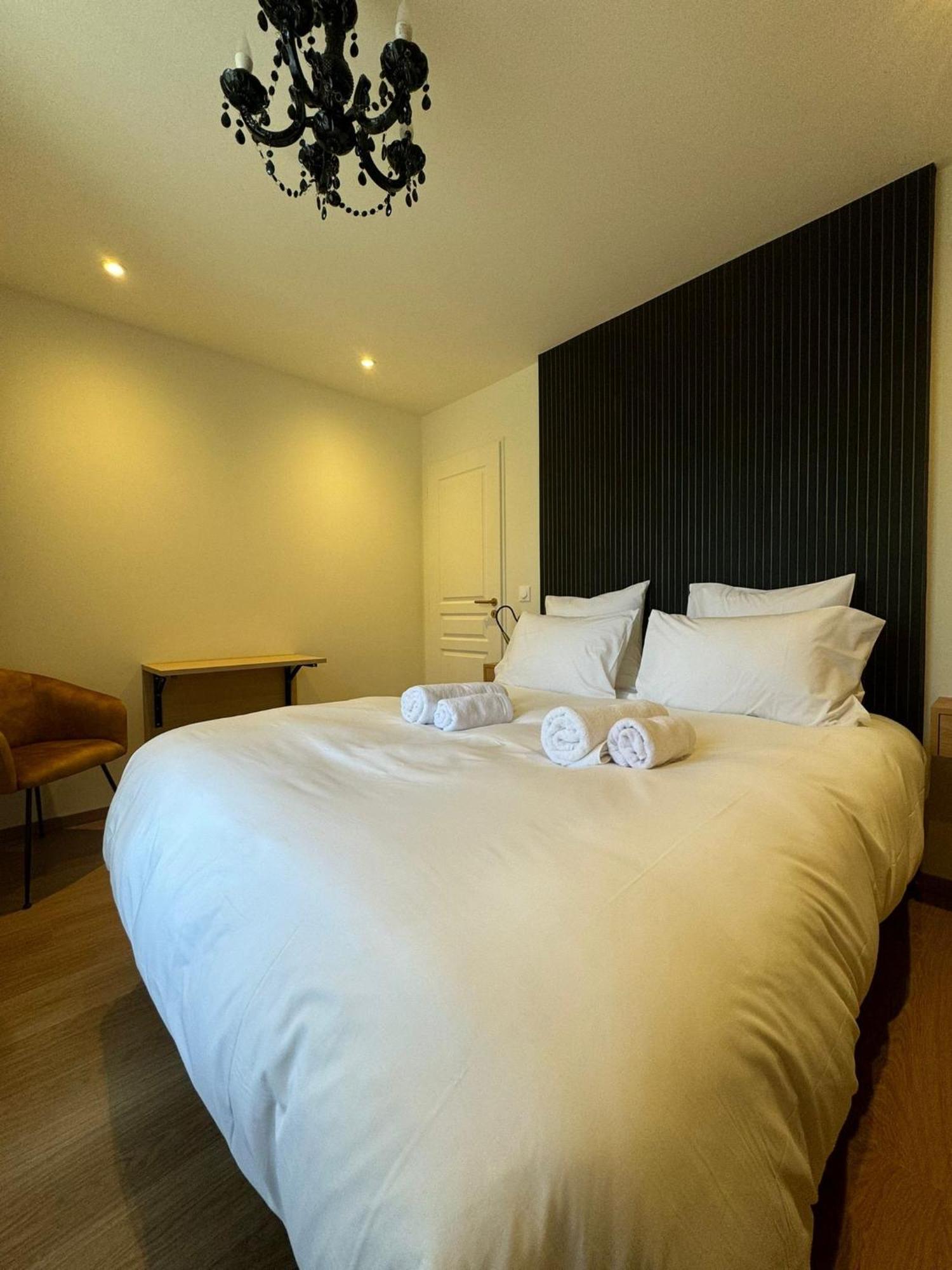 Château-Ville-Vieille Appartements Confortables Avec Vue Montagne - Residence Villa Belle Fleur מראה חיצוני תמונה