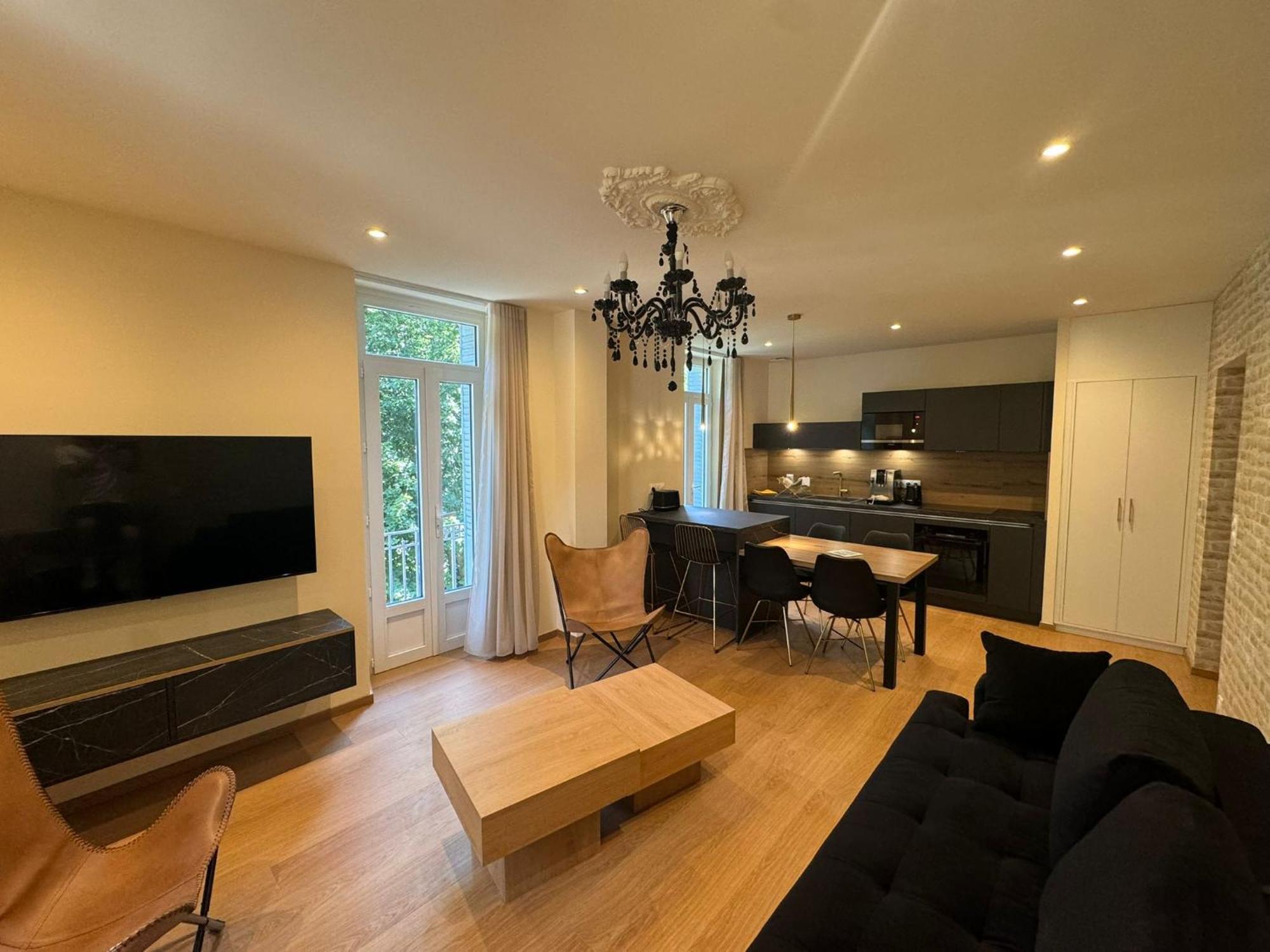 Château-Ville-Vieille Appartements Confortables Avec Vue Montagne - Residence Villa Belle Fleur מראה חיצוני תמונה