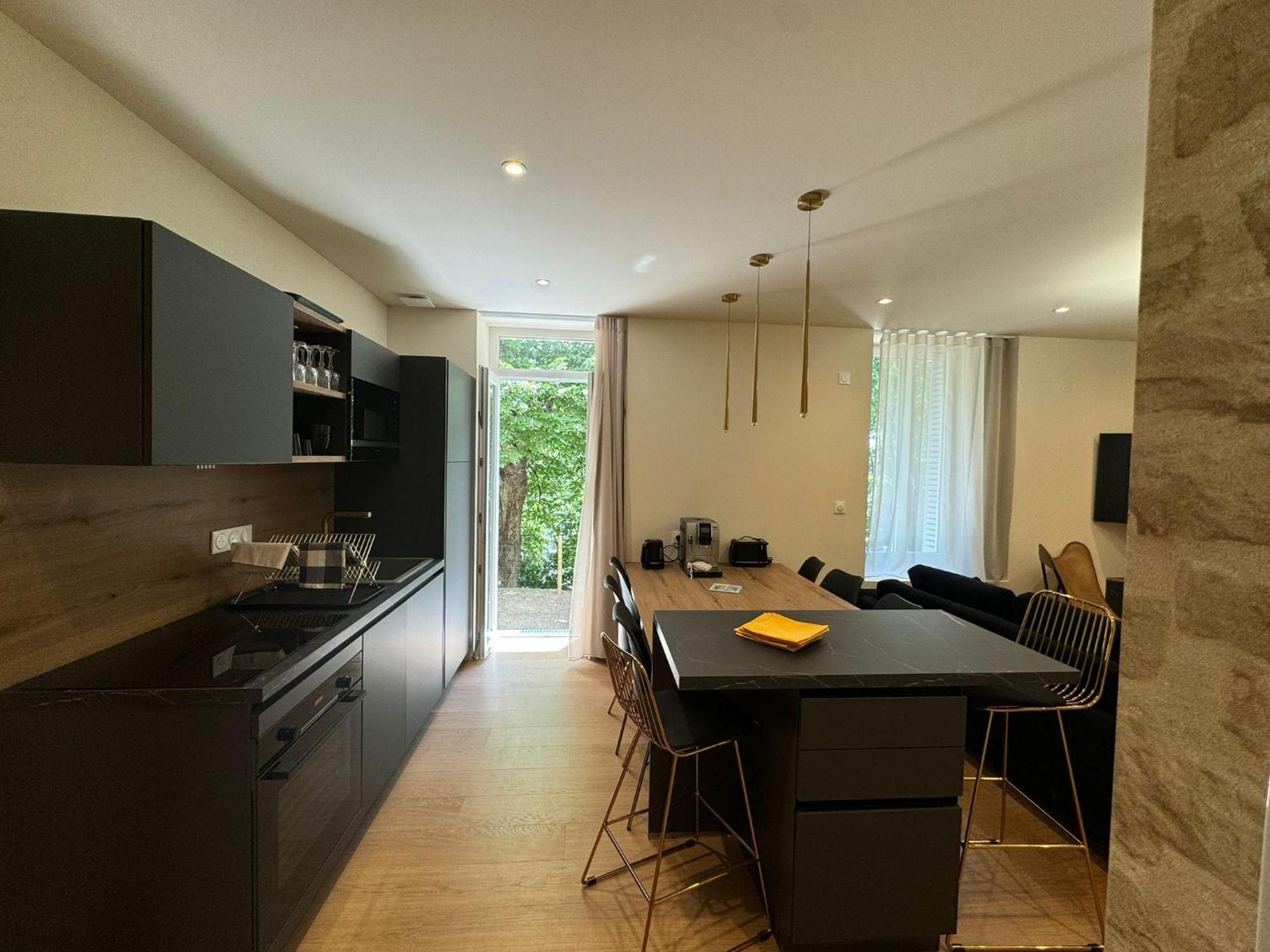 Château-Ville-Vieille Appartements Confortables Avec Vue Montagne - Residence Villa Belle Fleur מראה חיצוני תמונה