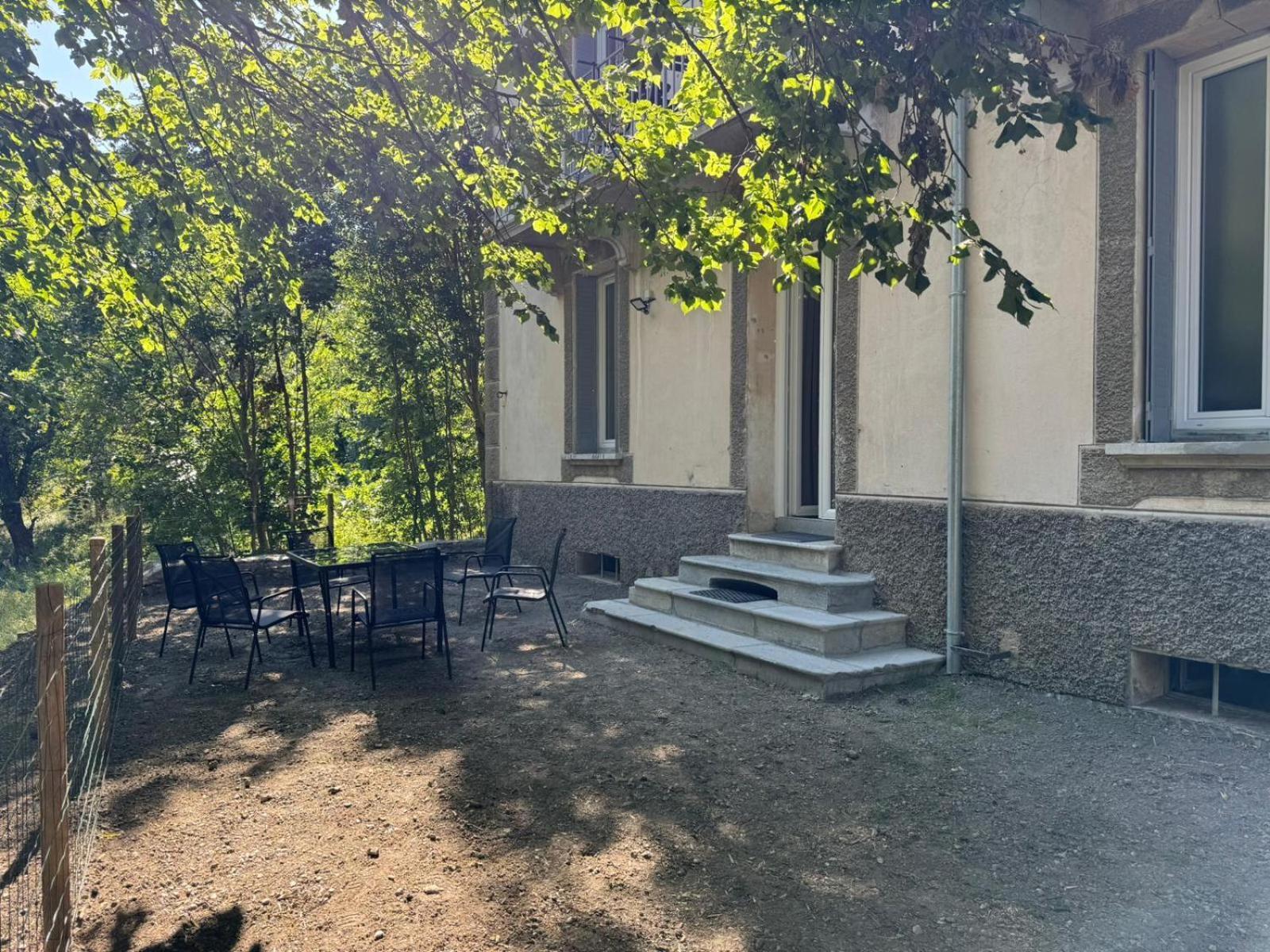 Château-Ville-Vieille Appartements Confortables Avec Vue Montagne - Residence Villa Belle Fleur מראה חיצוני תמונה