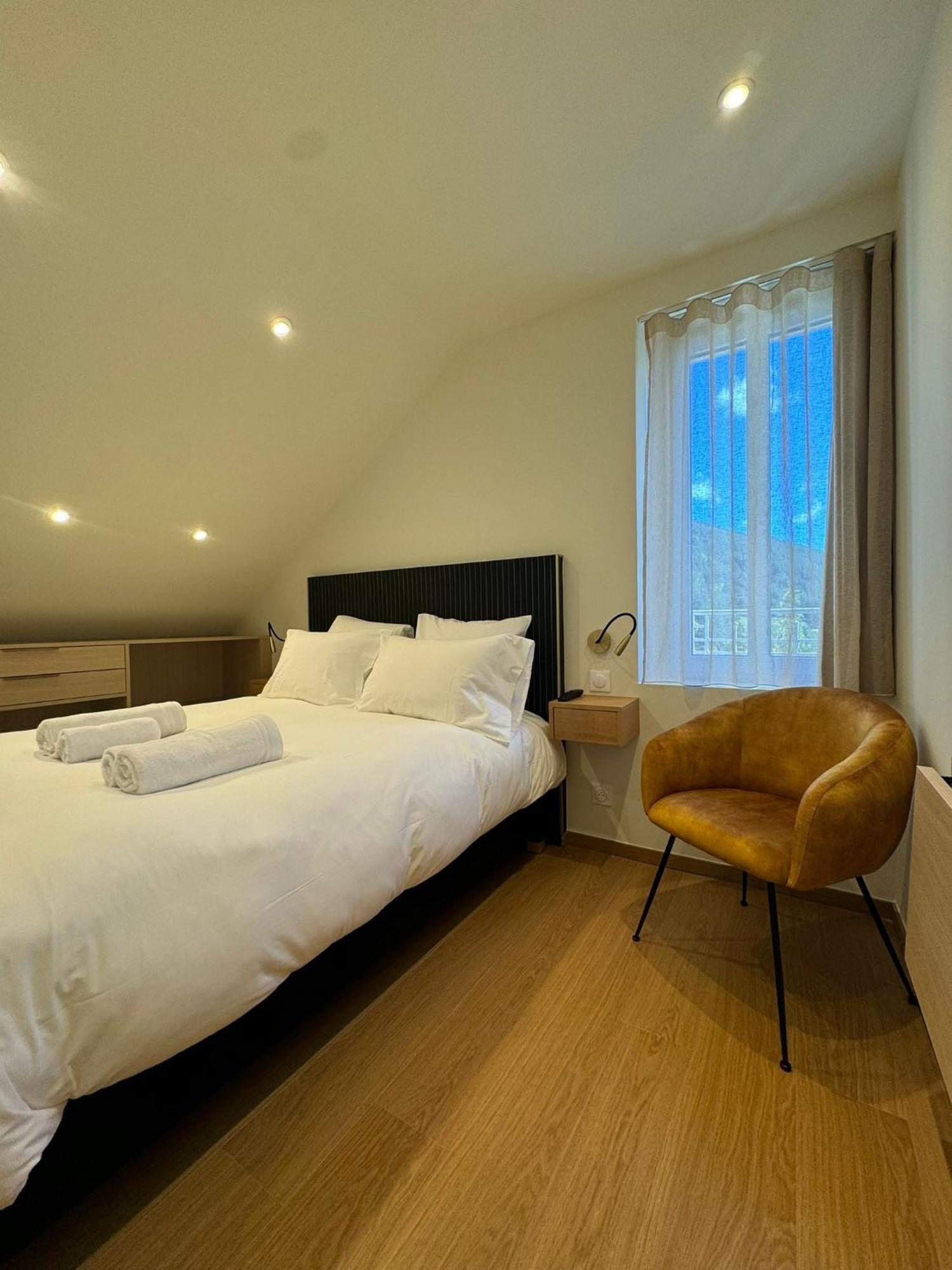 Château-Ville-Vieille Appartements Confortables Avec Vue Montagne - Residence Villa Belle Fleur מראה חיצוני תמונה
