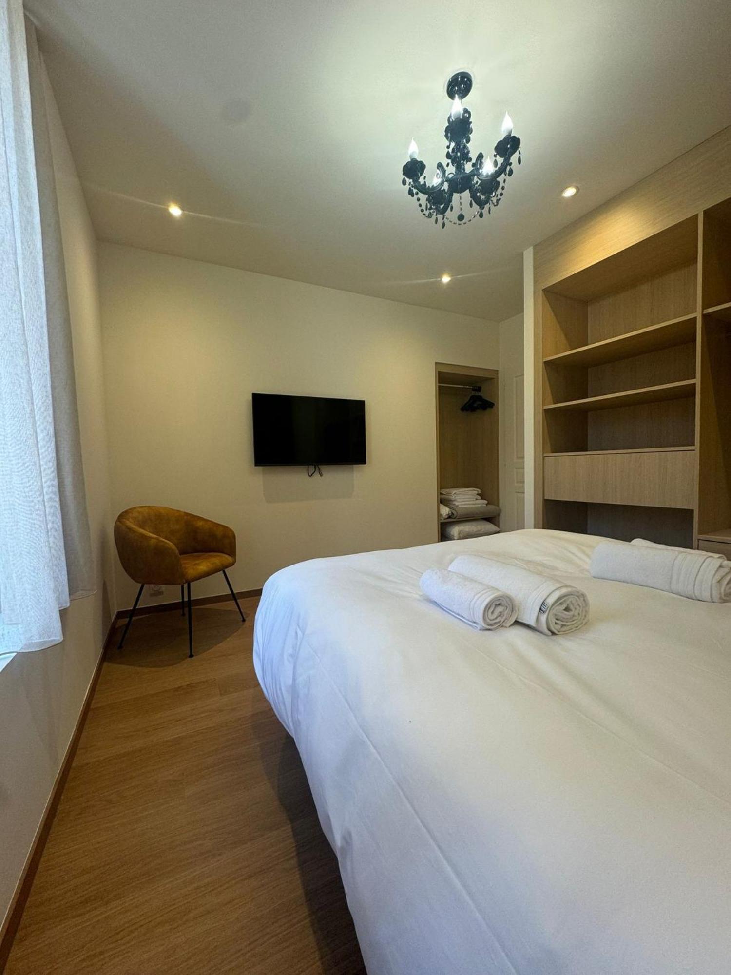 Château-Ville-Vieille Appartements Confortables Avec Vue Montagne - Residence Villa Belle Fleur מראה חיצוני תמונה