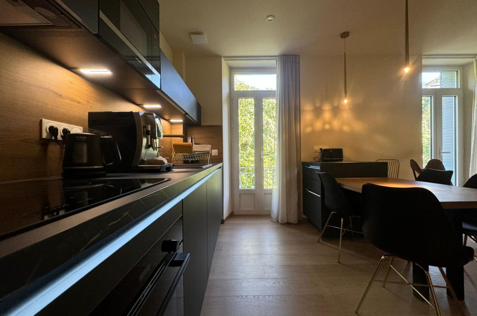 Château-Ville-Vieille Appartements Confortables Avec Vue Montagne - Residence Villa Belle Fleur מראה חיצוני תמונה